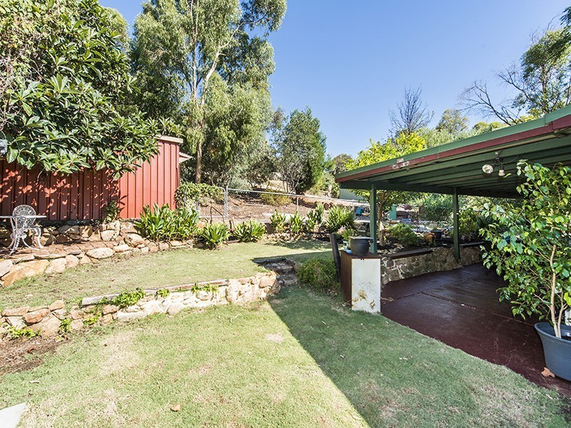 33 Marriott Road, Boya WA 6056