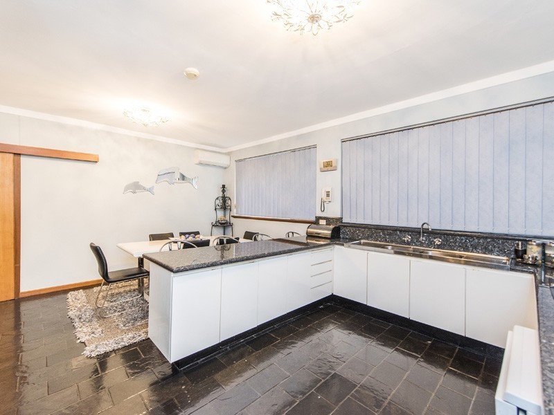 2 Jessie Road, Gooseberry Hill WA 6076