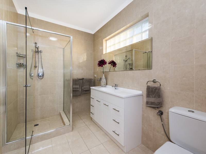 2 Jessie Road, Gooseberry Hill WA 6076