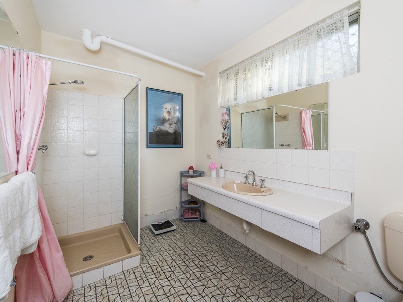 2 Jessie Road, Gooseberry Hill WA 6076