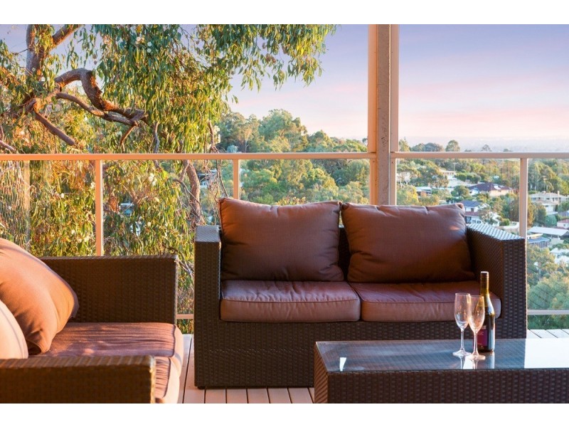 8 Robertson Road, Gooseberry Hill WA 6076