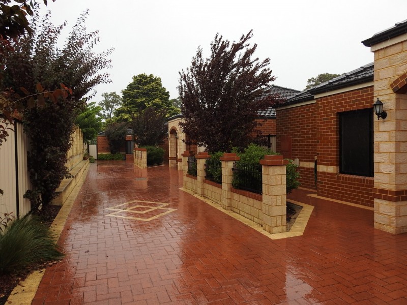 2/15 Heath Road, Kalamunda WA 6076