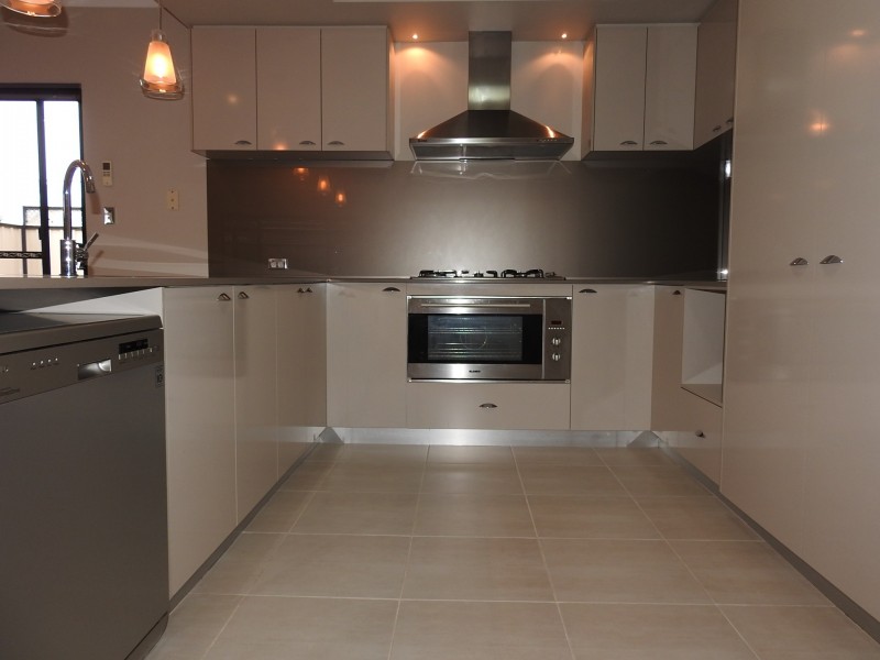 2/15 Heath Road, Kalamunda WA 6076