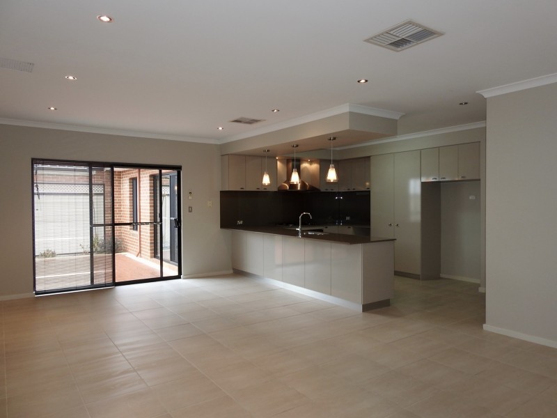 2/15 Heath Road, Kalamunda WA 6076