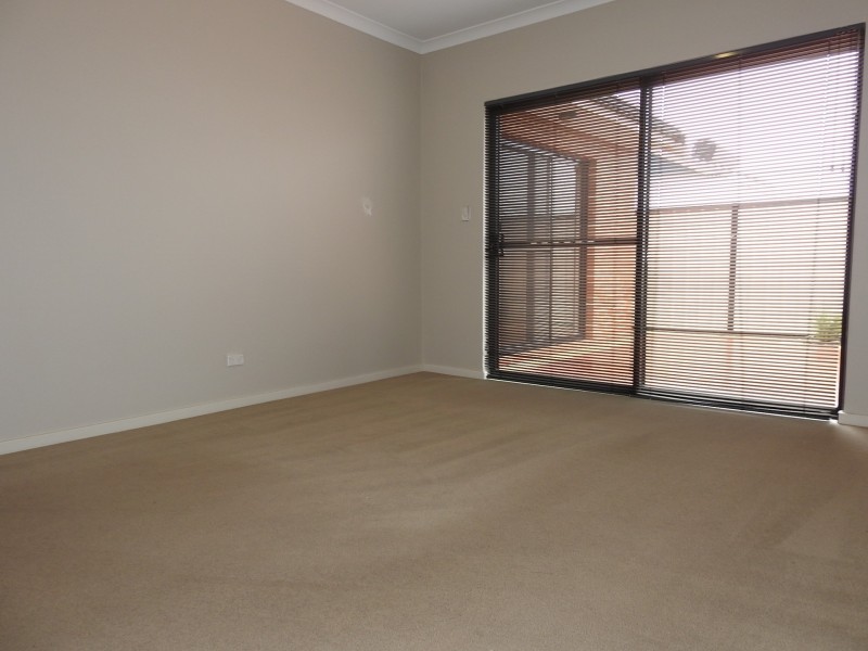 2/15 Heath Road, Kalamunda WA 6076