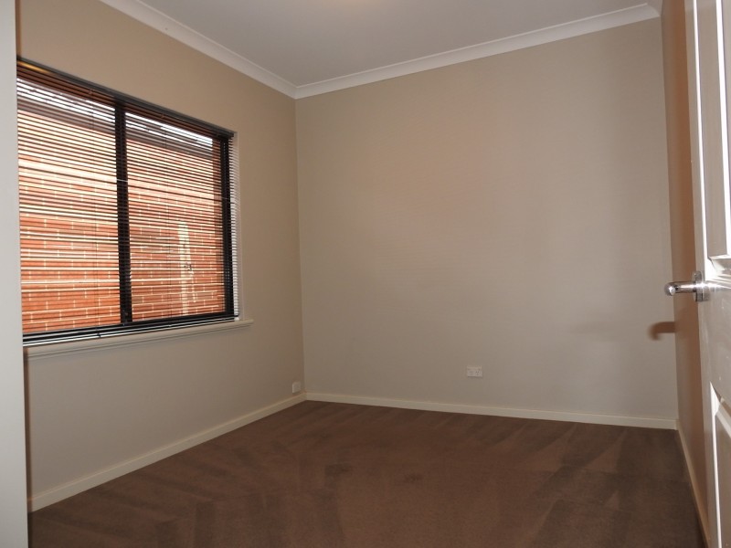 2/15 Heath Road, Kalamunda WA 6076