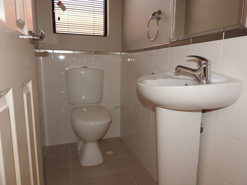 2/15 Heath Road, Kalamunda WA 6076