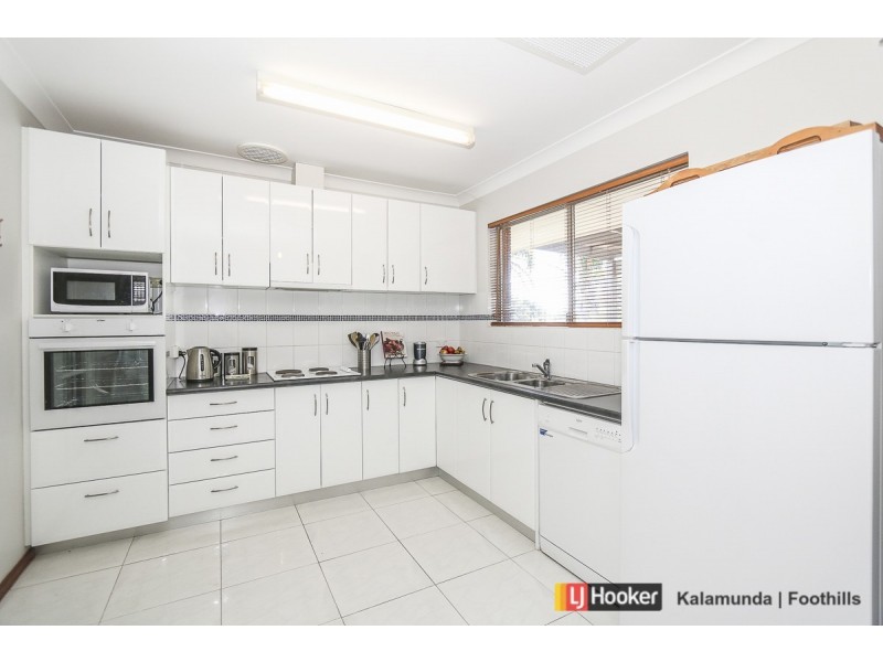 194 Lesmurdie Road, Lesmurdie WA 6076