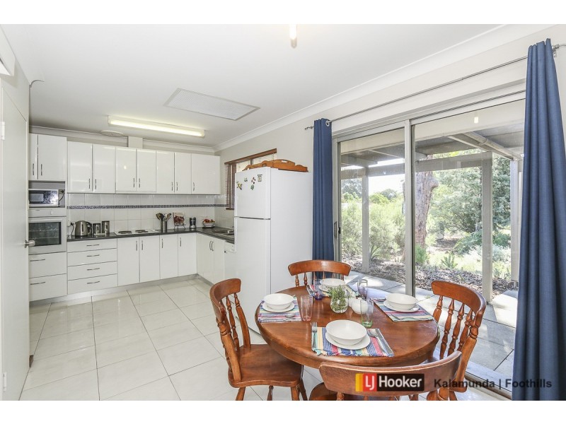 194 Lesmurdie Road, Lesmurdie WA 6076
