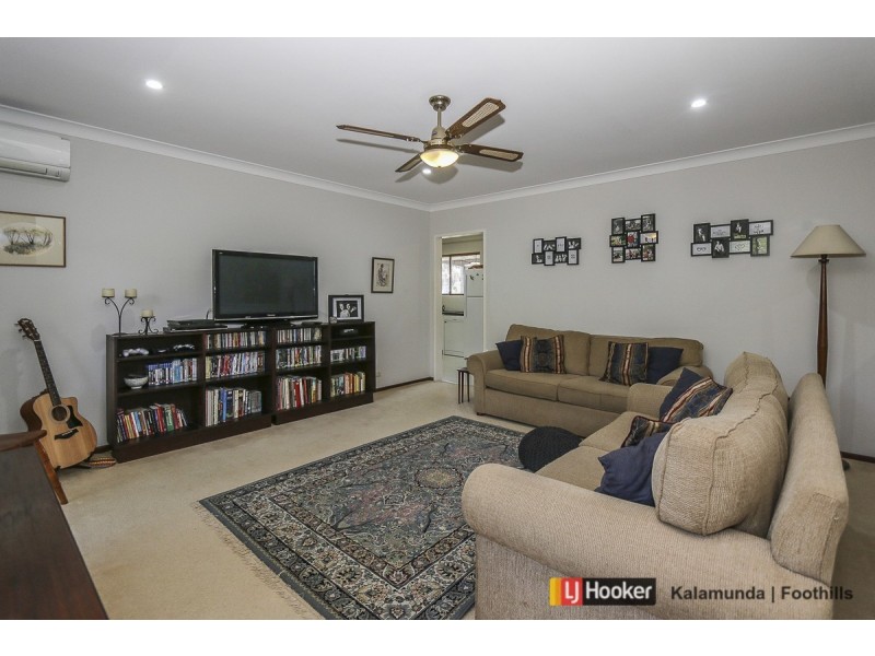 194 Lesmurdie Road, Lesmurdie WA 6076