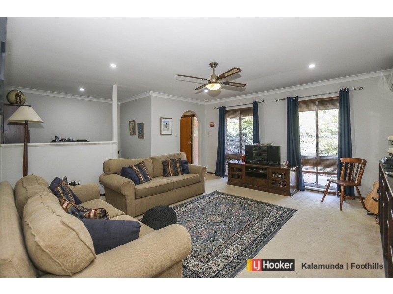 194 Lesmurdie Road, Lesmurdie WA 6076