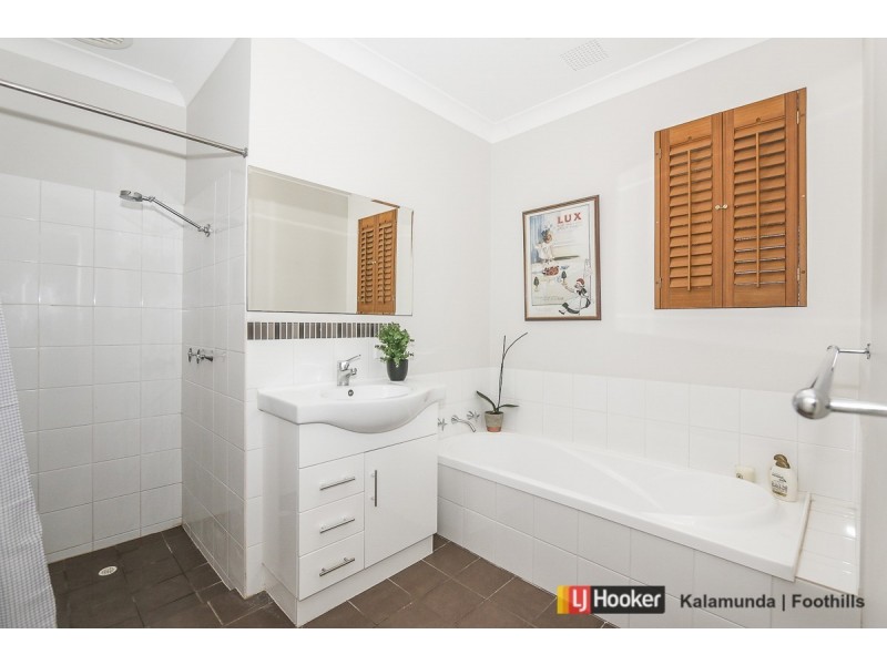 194 Lesmurdie Road, Lesmurdie WA 6076