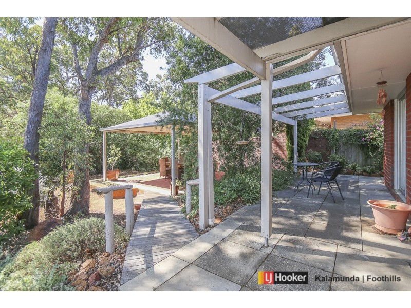 194 Lesmurdie Road, Lesmurdie WA 6076