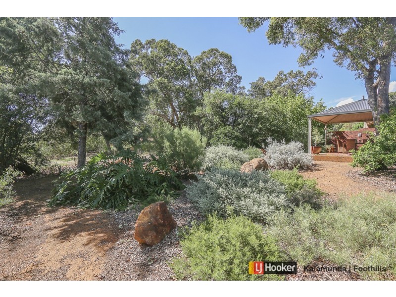 194 Lesmurdie Road, Lesmurdie WA 6076