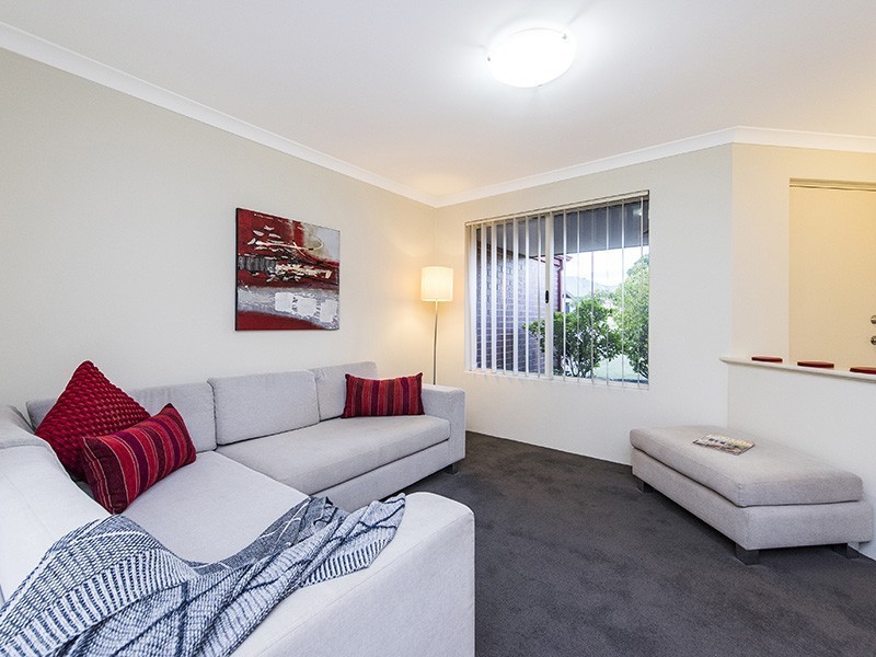 37 Lambertia Crescent, High Wycombe WA 6057