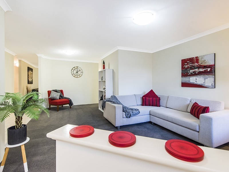 37 Lambertia Crescent, High Wycombe WA 6057