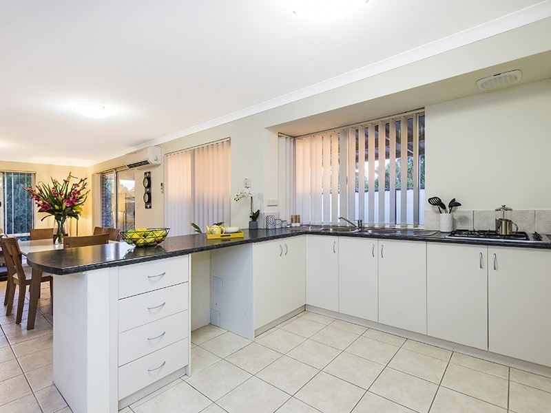 37 Lambertia Crescent, High Wycombe WA 6057