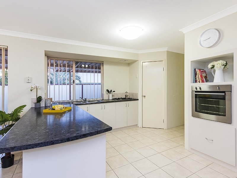 37 Lambertia Crescent, High Wycombe WA 6057