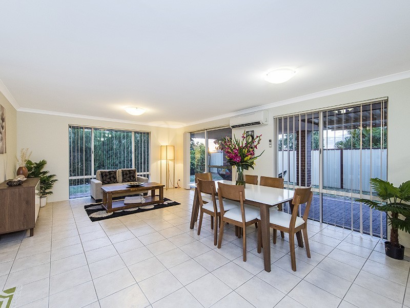 37 Lambertia Crescent, High Wycombe WA 6057