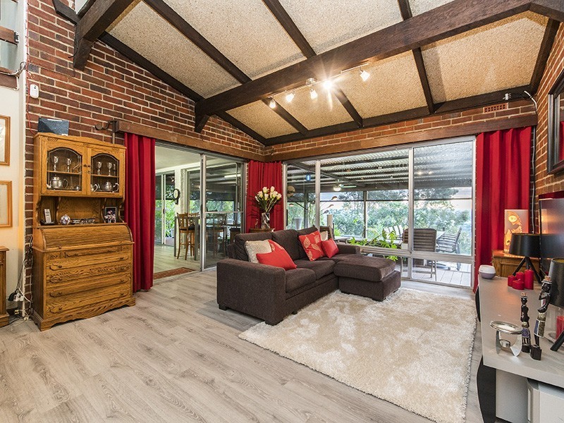 55 Basildon Road, Lesmurdie WA 6076