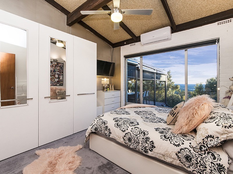 55 Basildon Road, Lesmurdie WA 6076