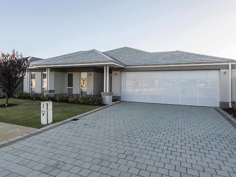 112 Piara Drive, Piara Waters WA 6112