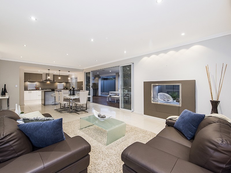 112 Piara Drive, Piara Waters WA 6112