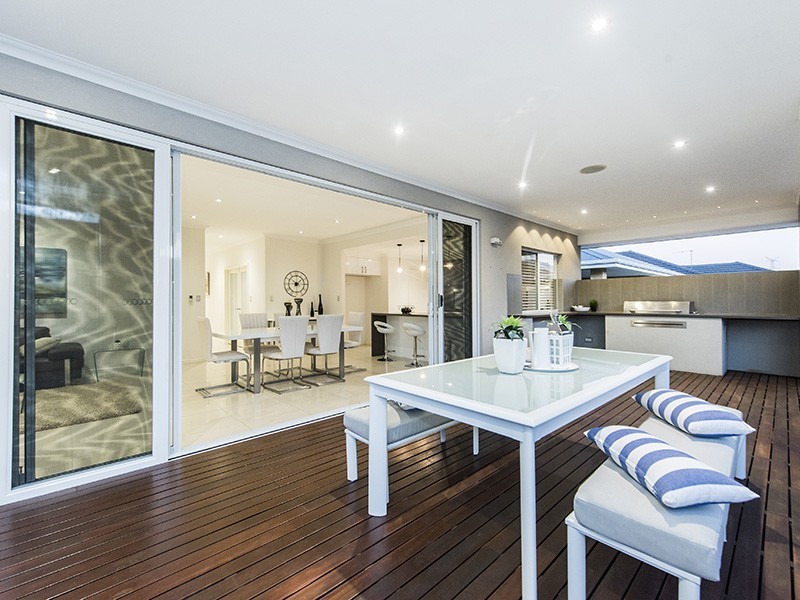 112 Piara Drive, Piara Waters WA 6112