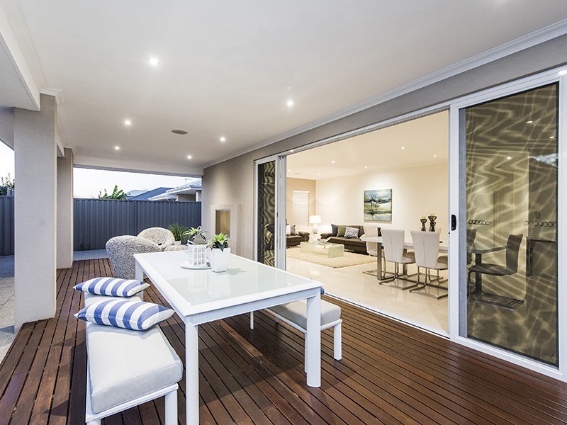 112 Piara Drive, Piara Waters WA 6112