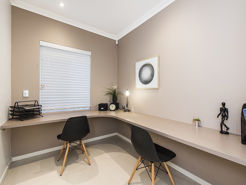 112 Piara Drive, Piara Waters WA 6112