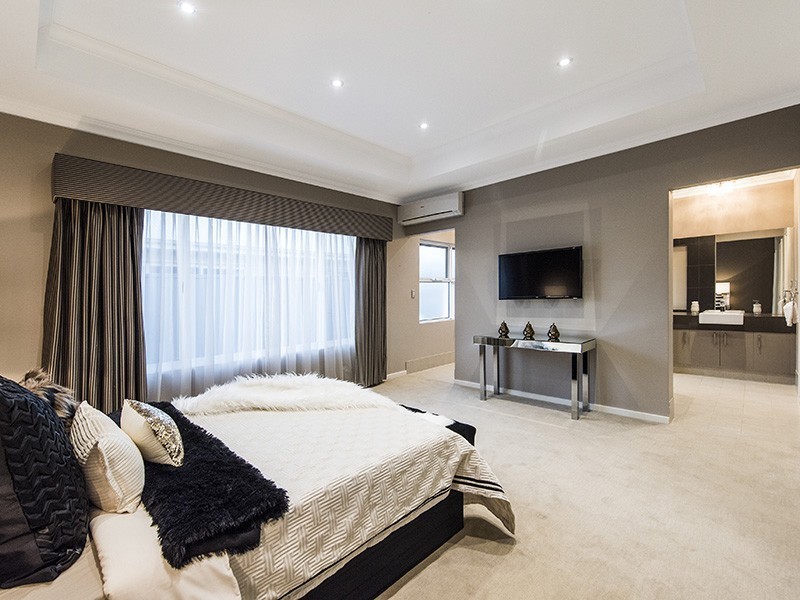 112 Piara Drive, Piara Waters WA 6112
