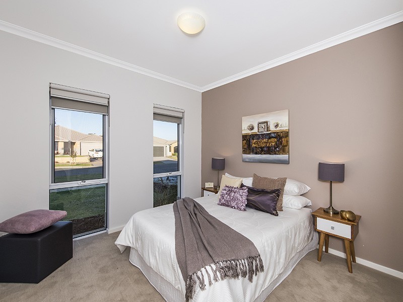 112 Piara Drive, Piara Waters WA 6112