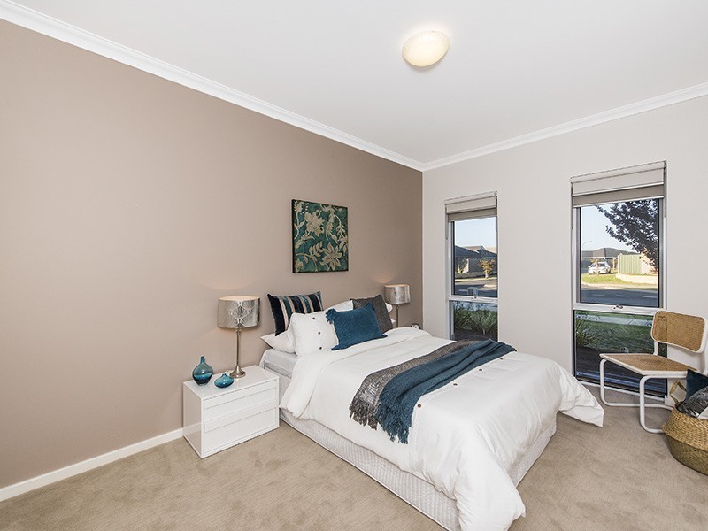 112 Piara Drive, Piara Waters WA 6112