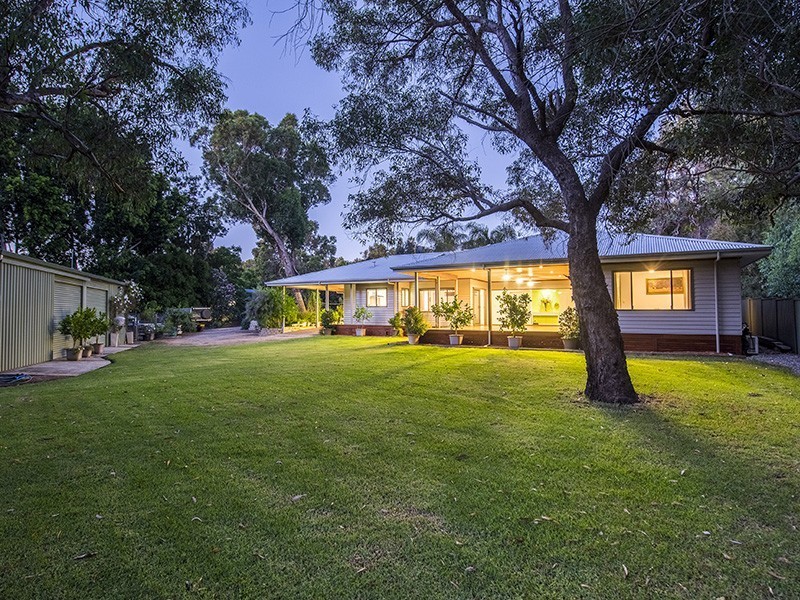 39 Watsonia Road, Gooseberry Hill WA 6076