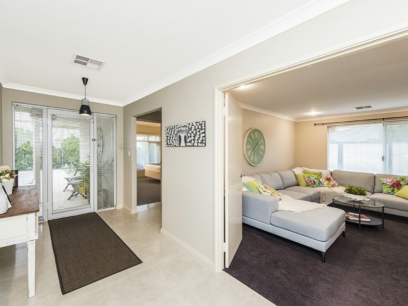 4 Kaoriki Court, Maida Vale WA 6057