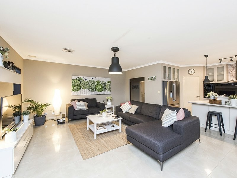 4 Kaoriki Court, Maida Vale WA 6057