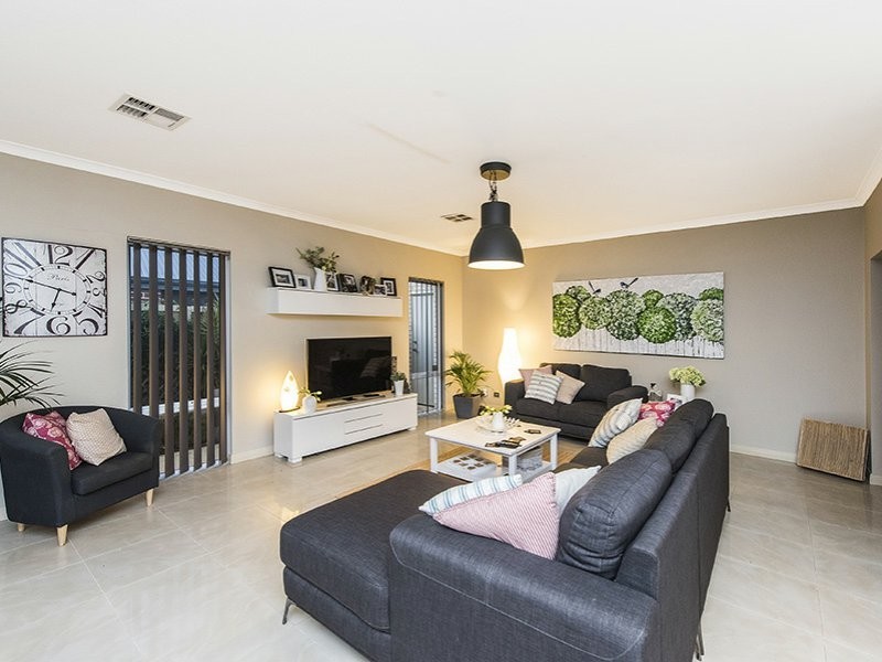 4 Kaoriki Court, Maida Vale WA 6057