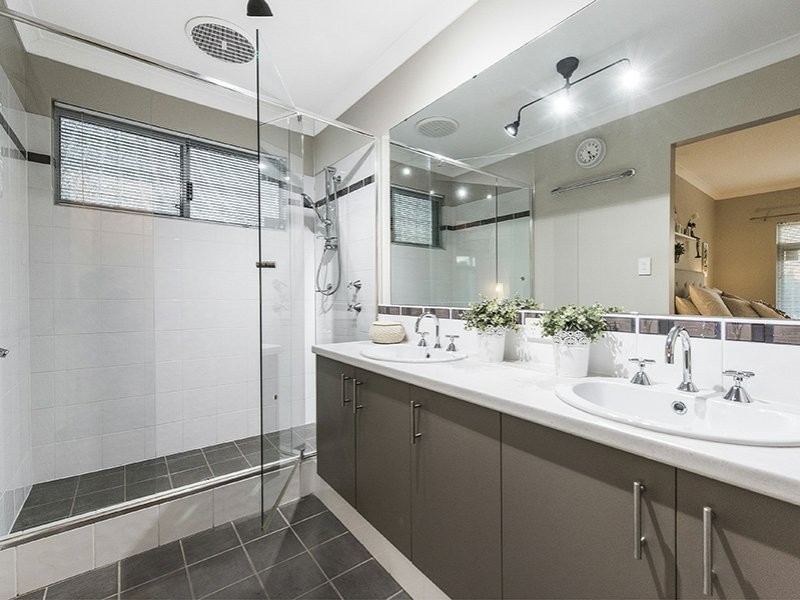 4 Kaoriki Court, Maida Vale WA 6057