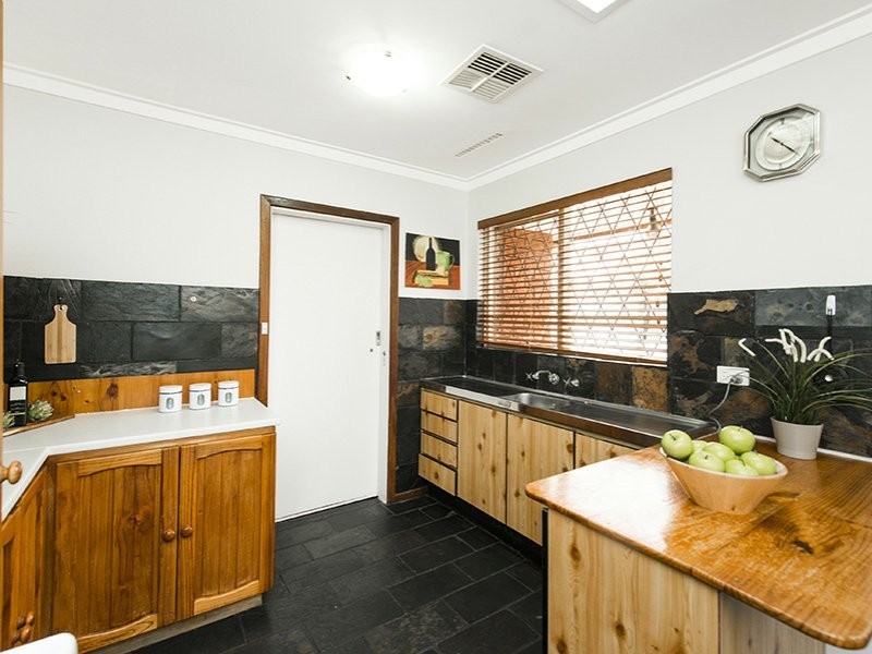 36 Bugendore Street, Maida Vale WA 6057