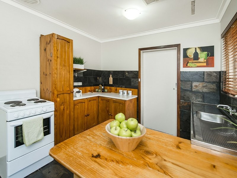 36 Bugendore Street, Maida Vale WA 6057