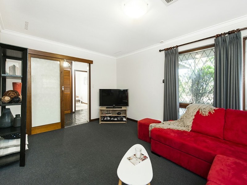 36 Bugendore Street, Maida Vale WA 6057