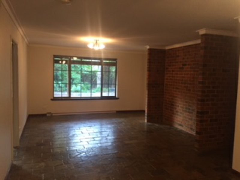 33 Falls Road, Lesmurdie WA 6076