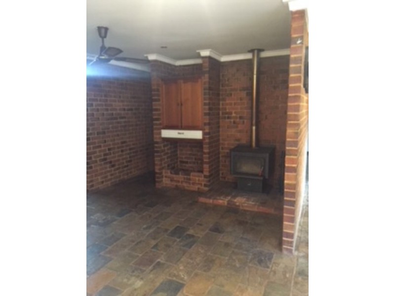 33 Falls Road, Lesmurdie WA 6076