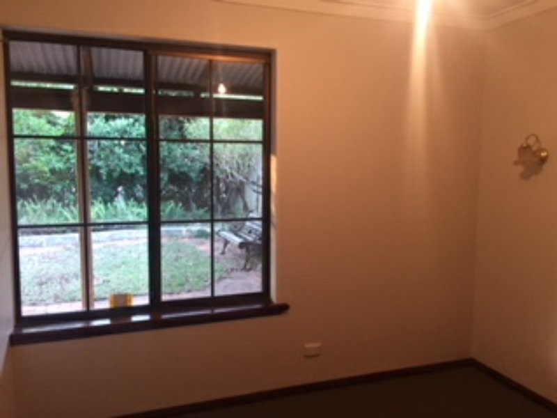 33 Falls Road, Lesmurdie WA 6076