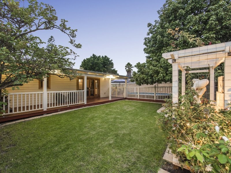 33 Macao Road, High Wycombe WA 6057