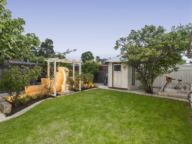 33 Macao Road, High Wycombe WA 6057
