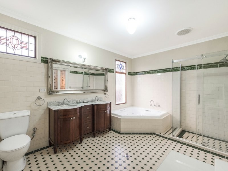 33 Macao Road, High Wycombe WA 6057