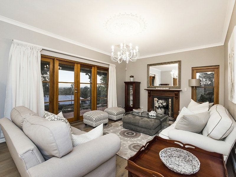 90 John Farrant Drive, Gooseberry Hill WA 6076