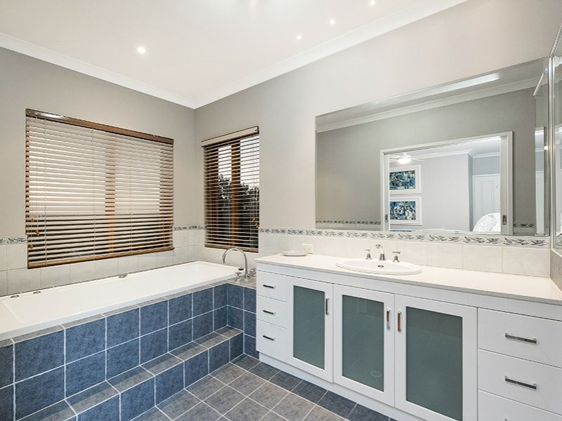 90 John Farrant Drive, Gooseberry Hill WA 6076