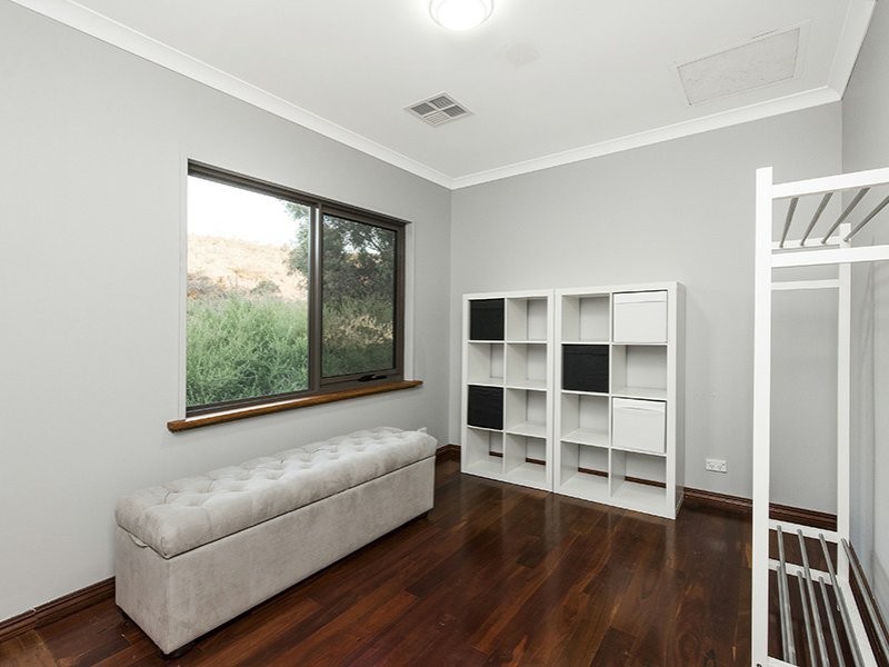 90 John Farrant Drive, Gooseberry Hill WA 6076